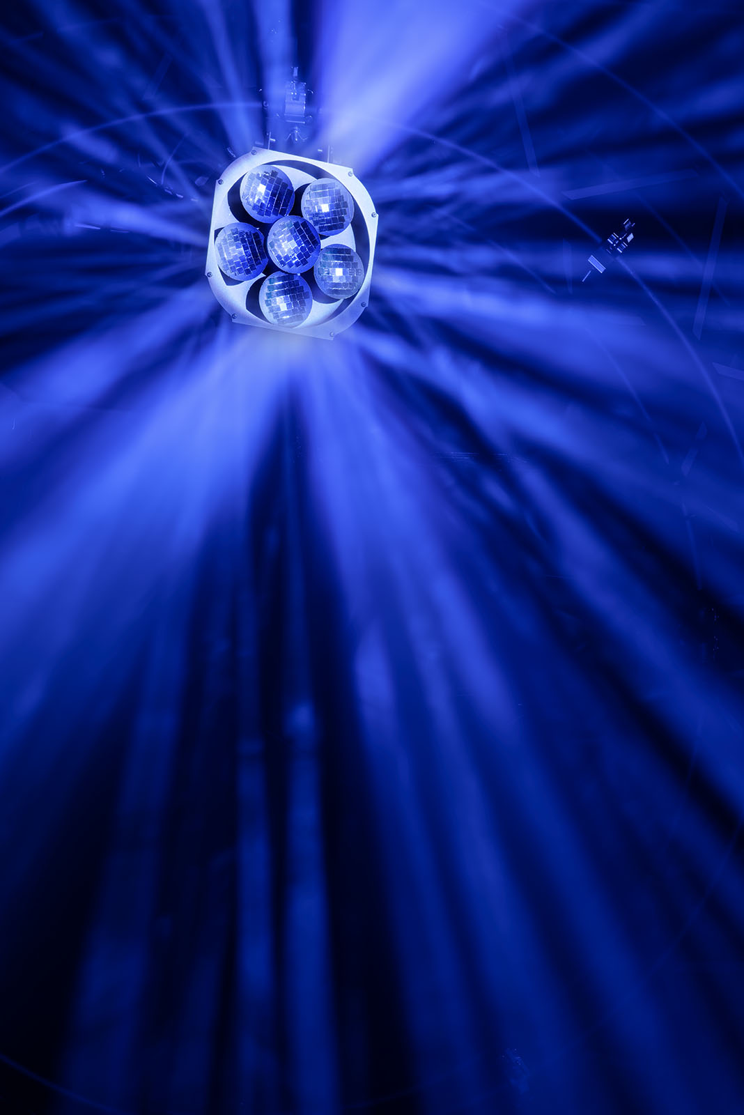 Motorized disco ball effect