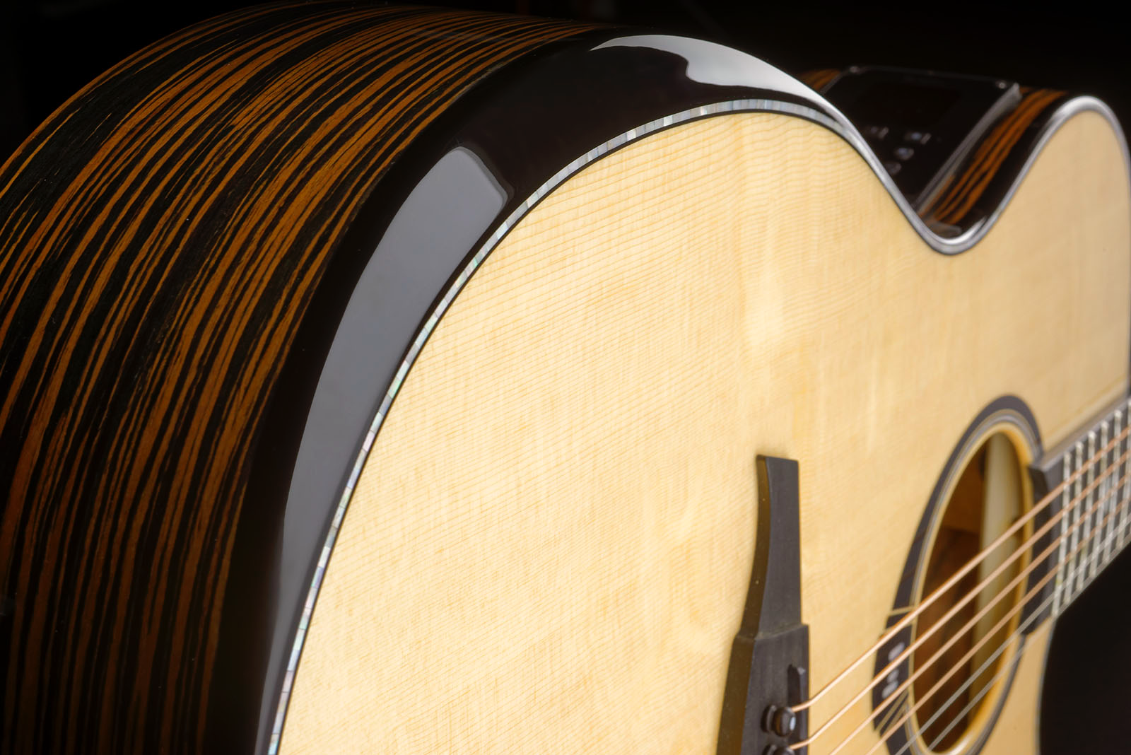 HyVibe 50 Auditorium Bevel Cutaway Gloss