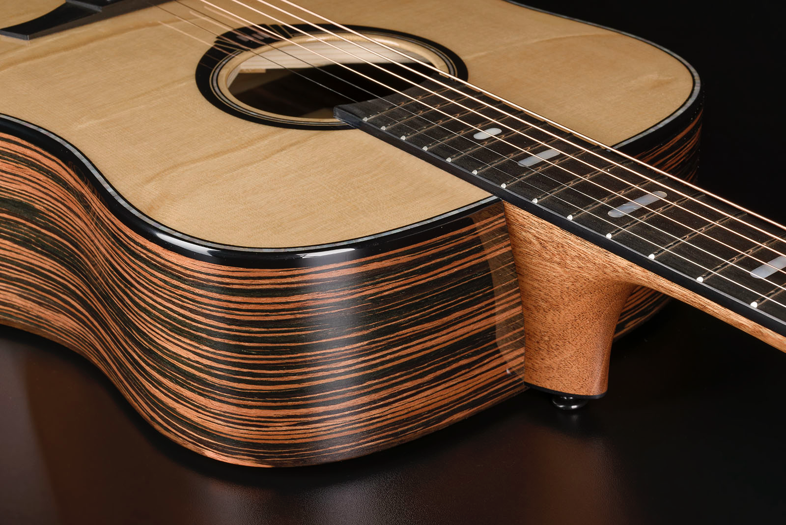 HyVibe 50 Dreadnought Bevel Gloss