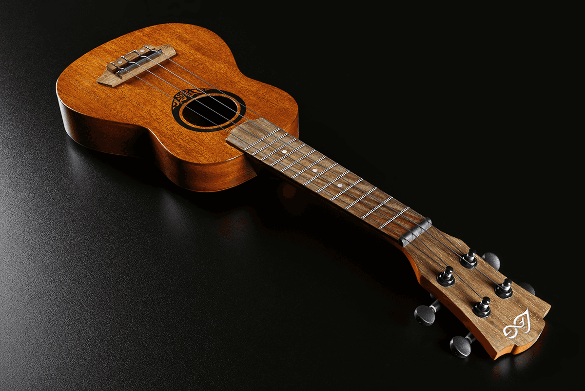 Tiki Uku soprano slim arch back 