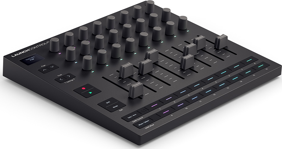 Controller, 24 pots, 8 60mm faders, 16 buttons, transport control, midi in/out/thru